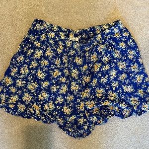 American eagle ruffle shorts
